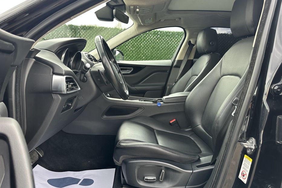 Продам Jaguar F-Pace AWD 2018 года в Киеве