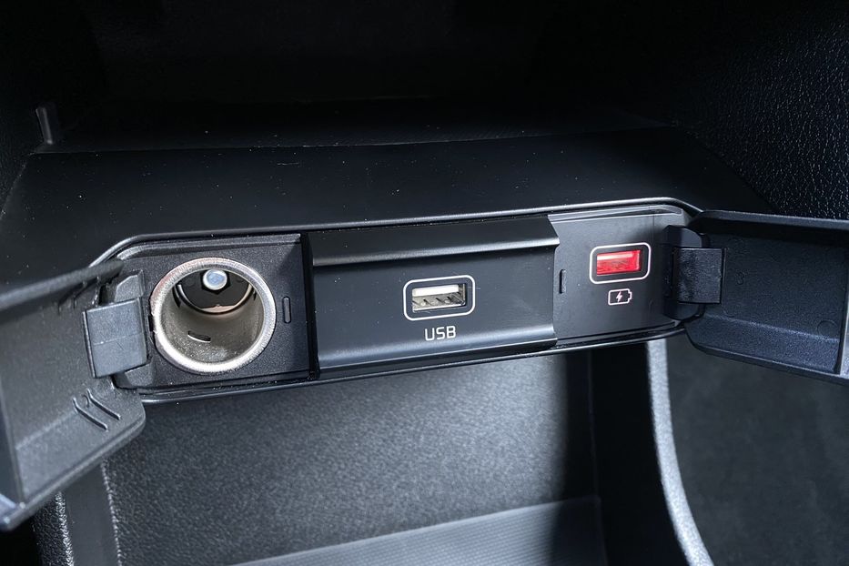Продам Kia Niro 64кВтТепловийПдгрівсиідньКерма 2020 года в Львове