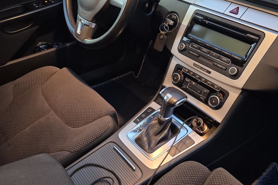 Продам Volkswagen Passat B6 Офіційна 2010 года в Киеве