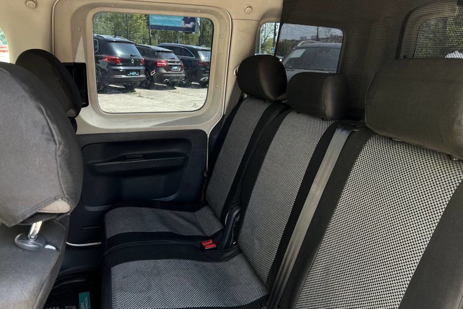 Продам Volkswagen Caddy пасс. 2010 года в Черновцах