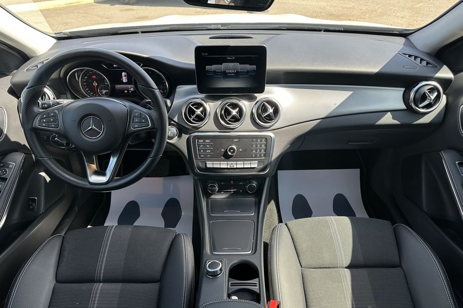 Продам Mercedes-Benz GLA-Class 180 2019 года в Киеве