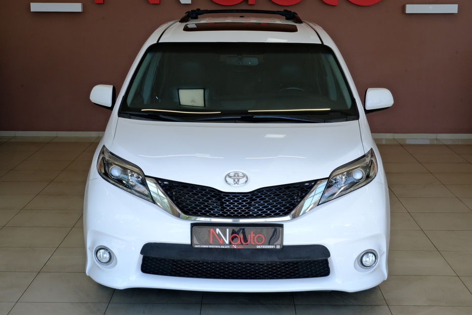 Продам Toyota Sienna 2017 года в Одессе