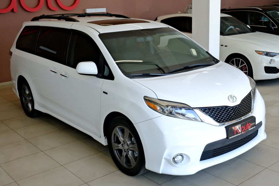Продам Toyota Sienna 2017 года в Одессе