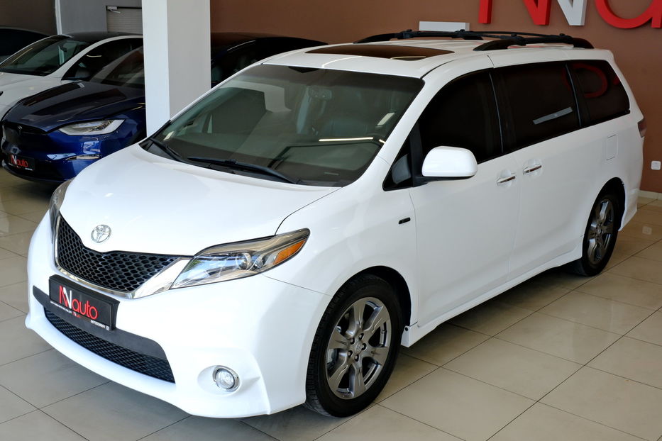 Продам Toyota Sienna 2017 года в Одессе