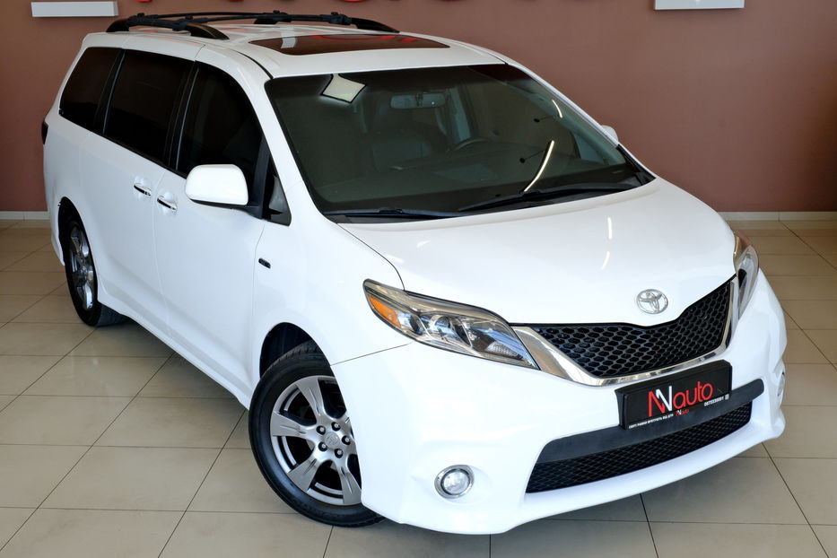 Продам Toyota Sienna 2017 года в Одессе