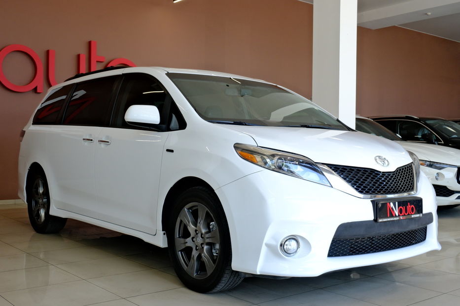 Продам Toyota Sienna 2017 года в Одессе