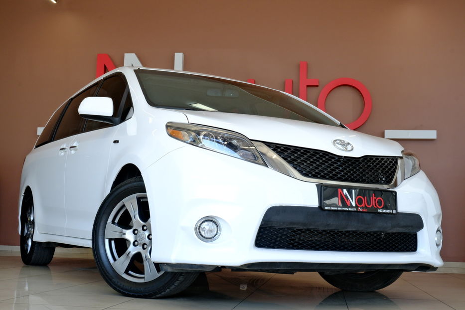 Продам Toyota Sienna 2017 года в Одессе