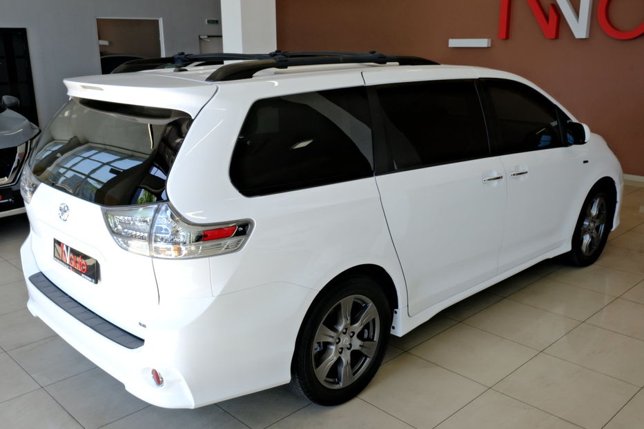 Продам Toyota Sienna 2017 года в Одессе