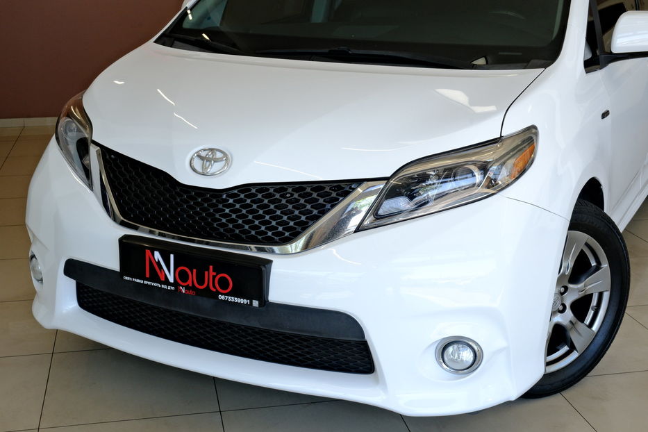 Продам Toyota Sienna 2017 года в Одессе