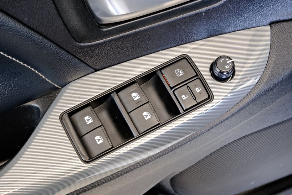 Продам Toyota Sienna 2017 года в Одессе