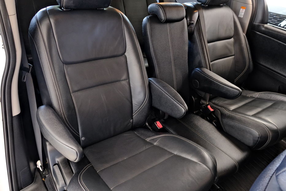 Продам Toyota Sienna 2017 года в Одессе