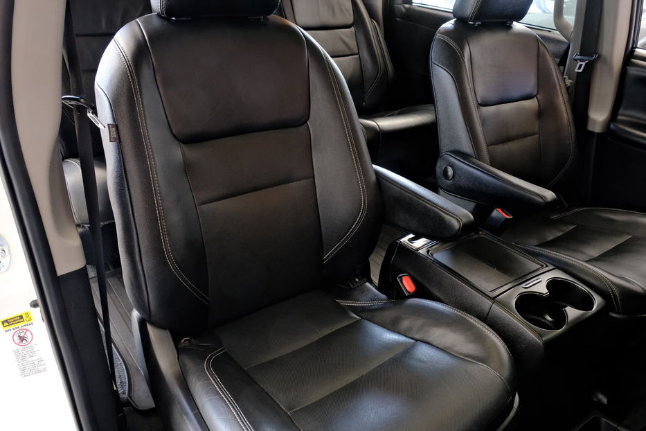 Продам Toyota Sienna 2017 года в Одессе