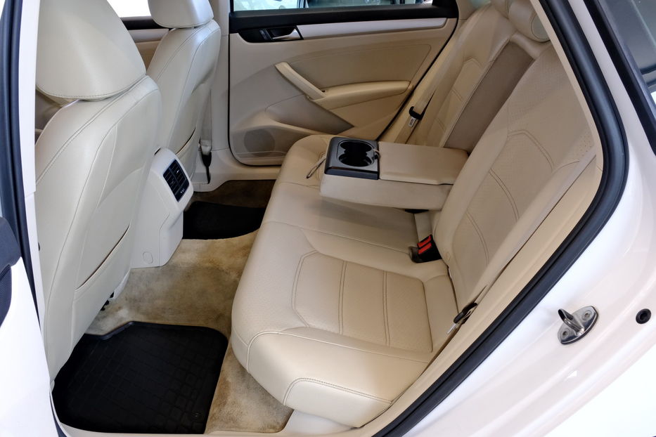 Продам Volkswagen Passat B7 NMS 2014 года в Одессе