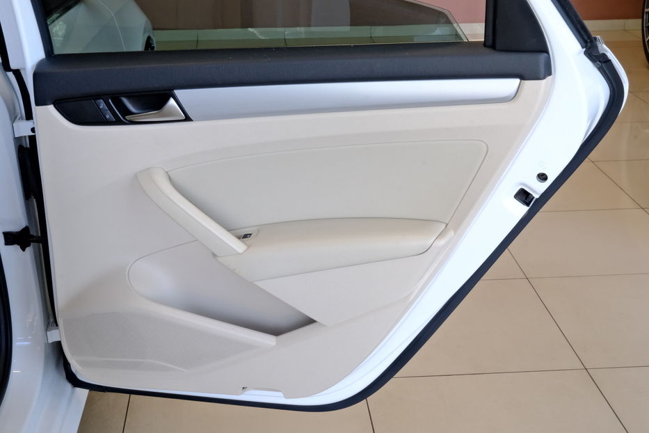Продам Volkswagen Passat B7 NMS 2014 года в Одессе