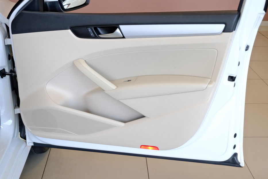 Продам Volkswagen Passat B7 NMS 2014 года в Одессе
