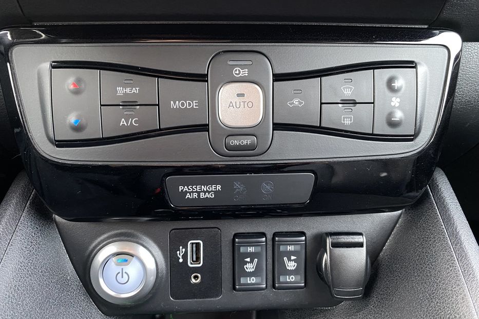 Продам Nissan Leaf 62кВтПдгрівсидінКермаКамера360 2020 года в Львове