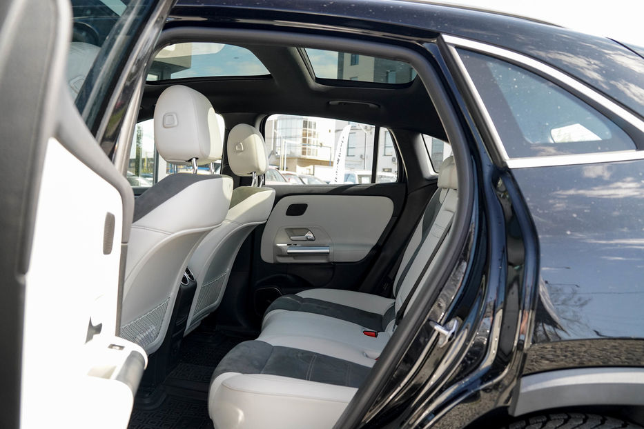 Продам Mercedes-Benz 300 EQA 300 4Matic 2021 года в Черновцах