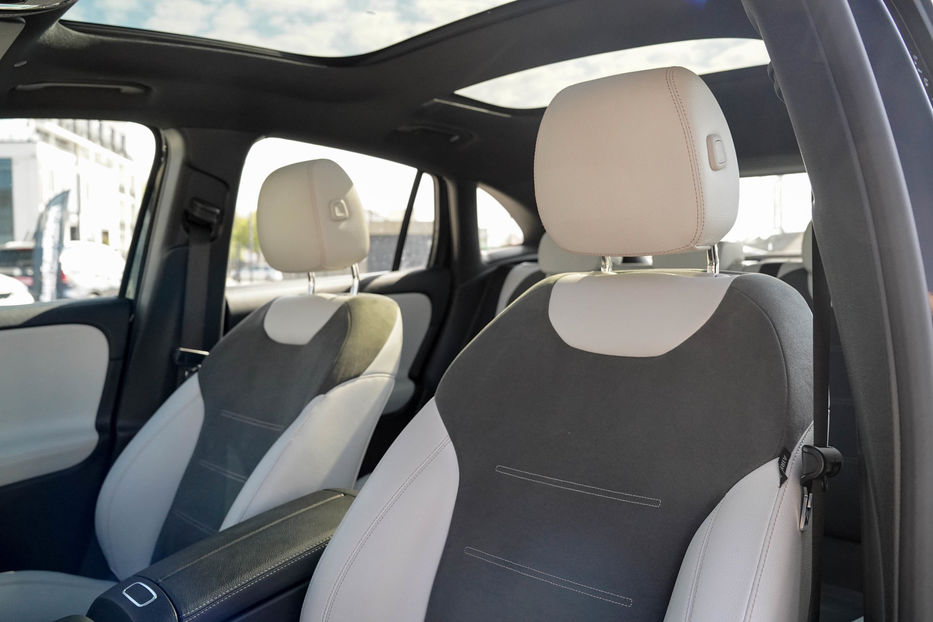 Продам Mercedes-Benz 300 EQA 300 4Matic 2021 года в Черновцах