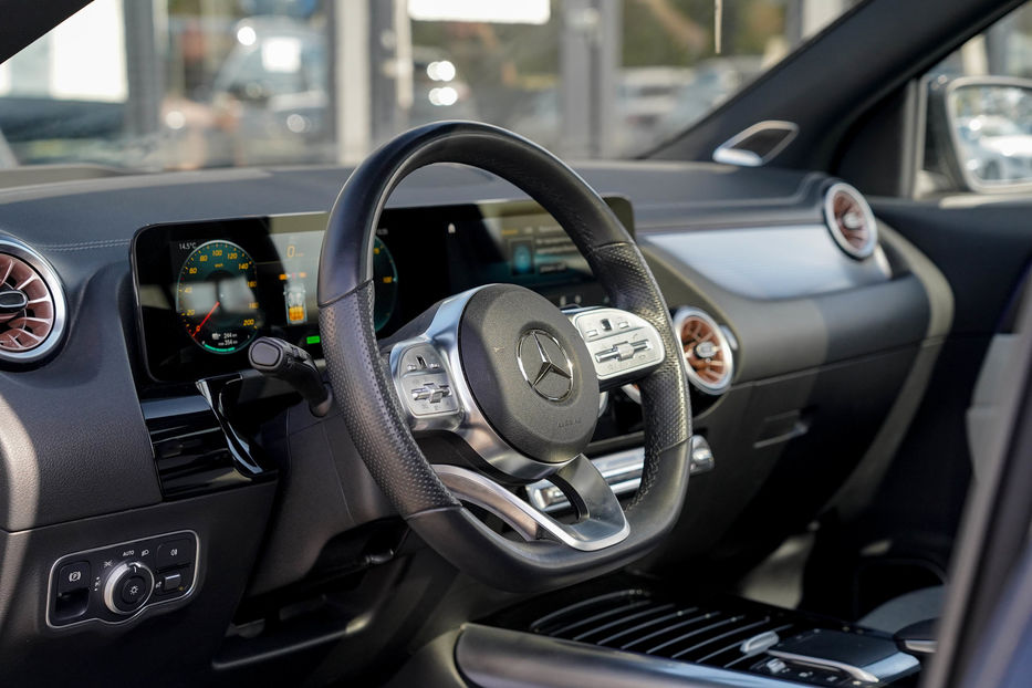 Продам Mercedes-Benz 300 EQA 300 4Matic 2021 года в Черновцах