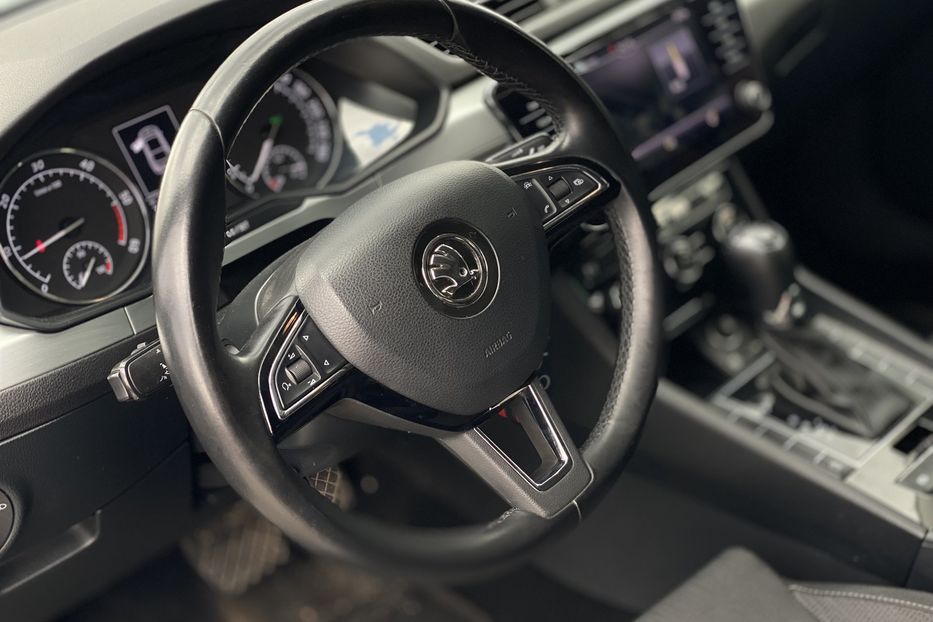 Продам Skoda Superb 2018 года в Луцке