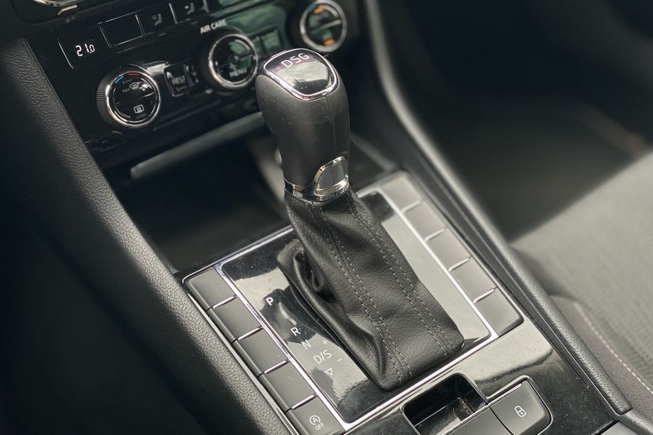 Продам Skoda Superb 2018 года в Луцке