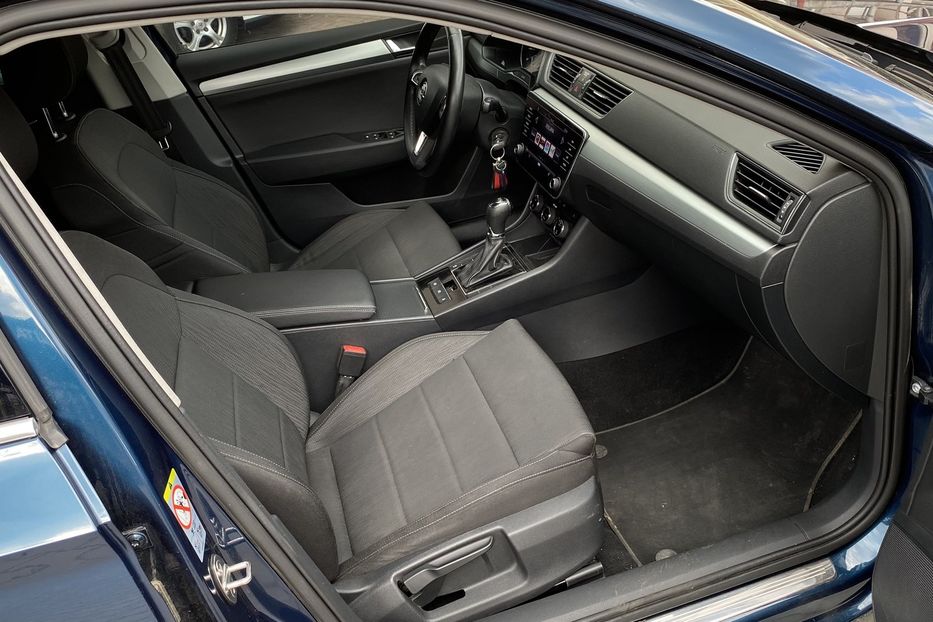 Продам Skoda Superb 2018 года в Луцке