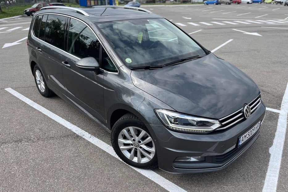 Продам Volkswagen Touran Highline 2017 года в Житомире