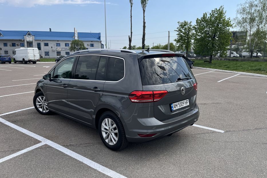 Продам Volkswagen Touran Highline 2017 года в Житомире