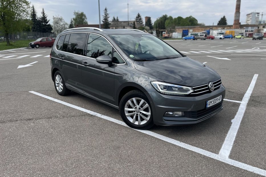 Продам Volkswagen Touran Highline 2017 года в Житомире