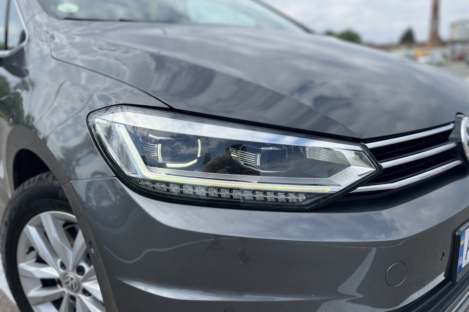 Продам Volkswagen Touran Highline 2017 года в Житомире