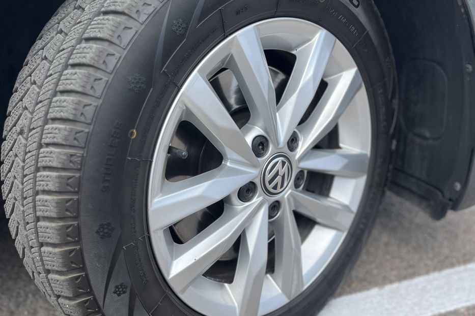 Продам Volkswagen Touran Highline 2017 года в Житомире