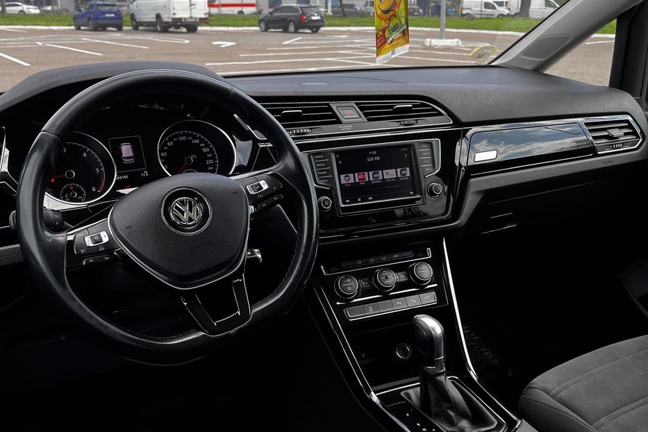 Продам Volkswagen Touran Highline 2017 года в Житомире