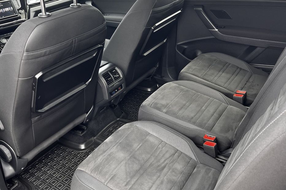 Продам Volkswagen Touran Highline 2017 года в Житомире