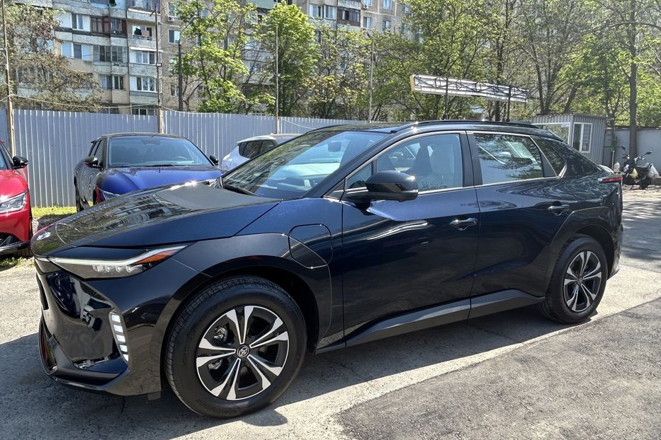 Продам Toyota Rav 4 BZ4X 4 WD PR0+ 2023 года в Одессе