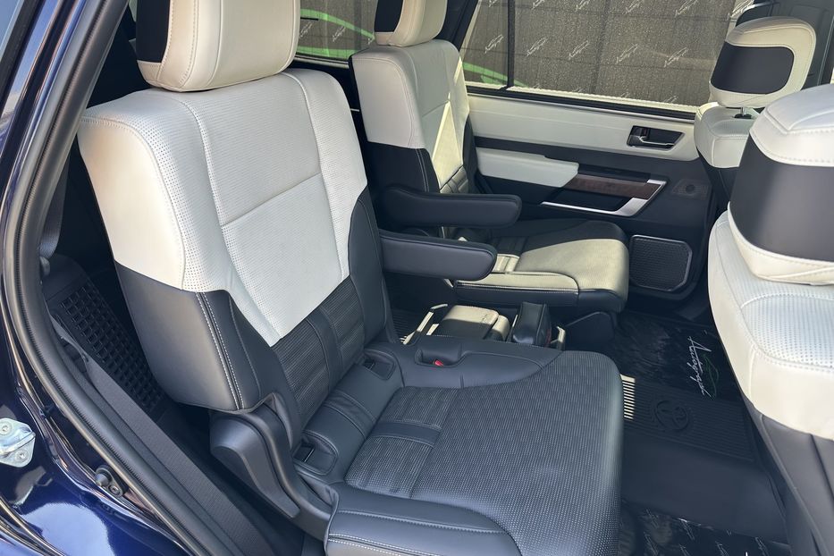 Продам Toyota Sequoia CAPSTONE  2023 года в Киеве