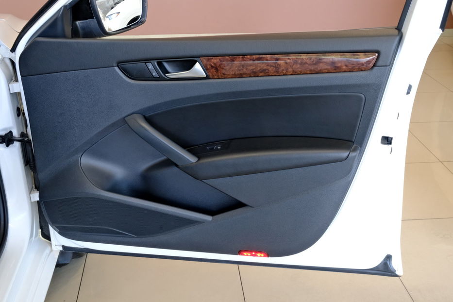 Продам Volkswagen Passat B7 NMS 2014 года в Одессе