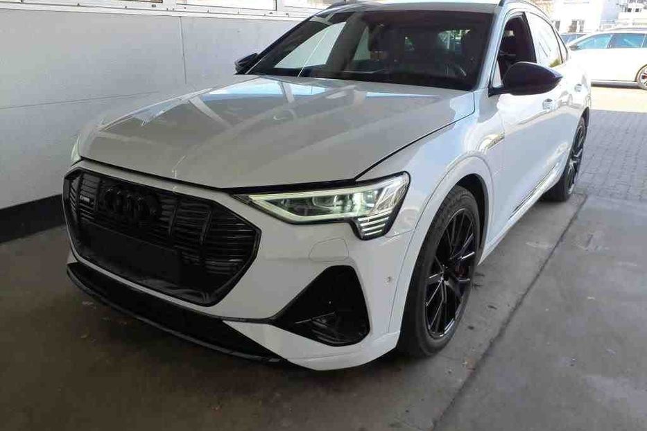 Продам Audi E-Tron  55 Sportback S Line Black  2022 года в Львове
