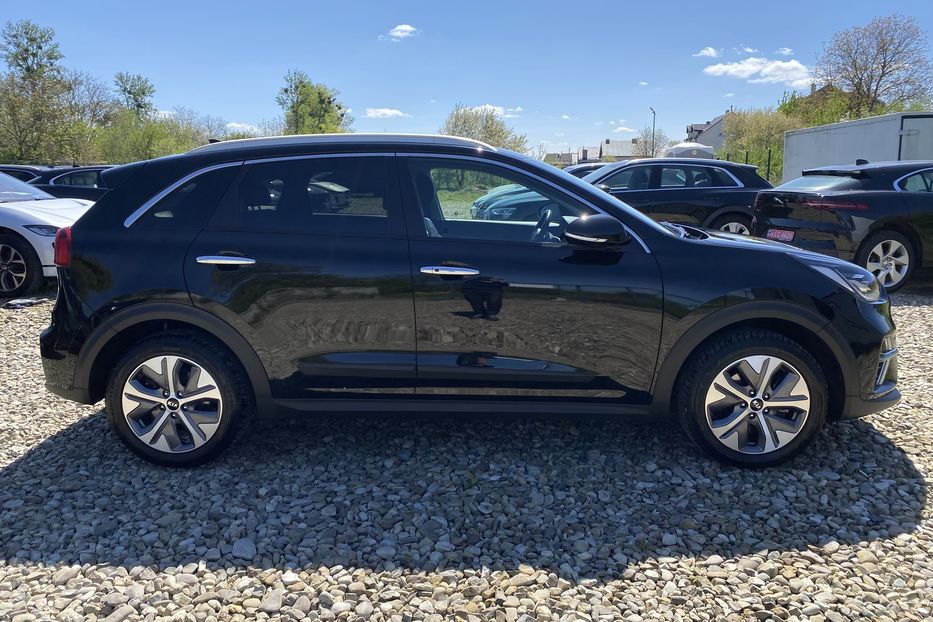 Продам Kia Niro 64kWhМакс.Prestige. РЕЗЕРВ. 2020 года в Львове