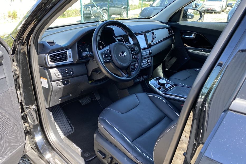 Продам Kia Niro 64kWhМакс.Prestige. РЕЗЕРВ. 2020 года в Львове