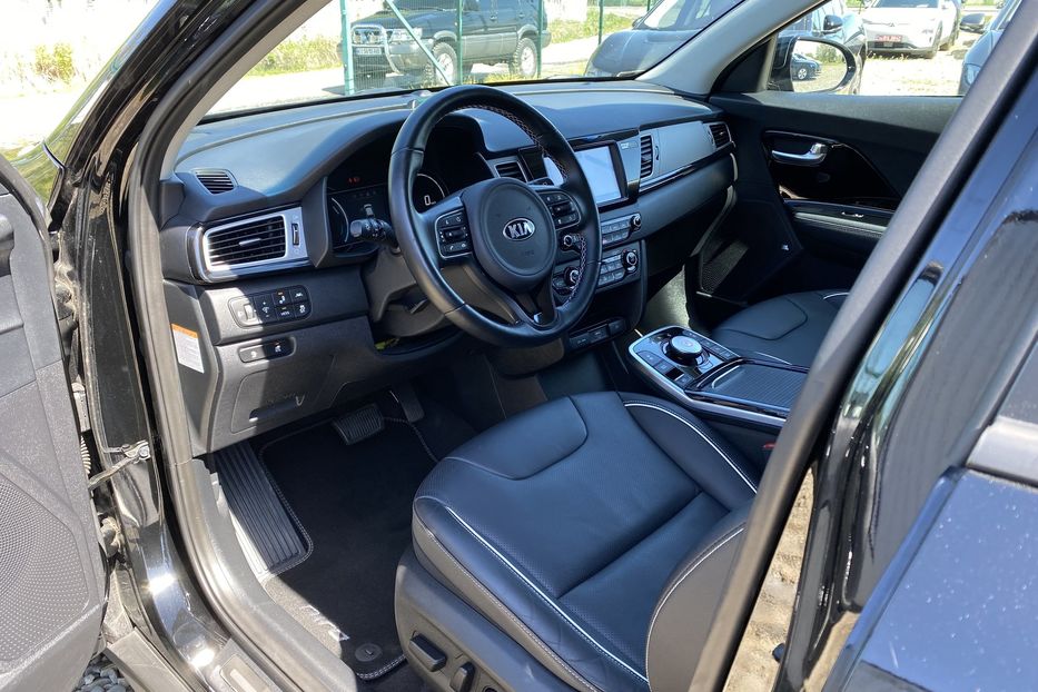 Продам Kia Niro 64kWhМакс.Prestige. РЕЗЕРВ. 2020 года в Львове