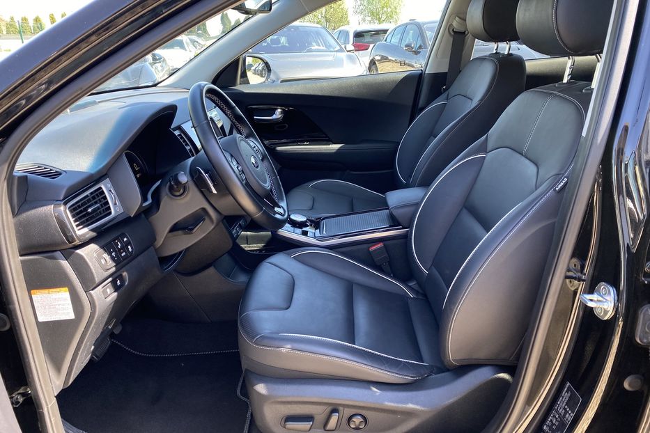 Продам Kia Niro 64kWhМакс.Prestige. РЕЗЕРВ. 2020 года в Львове