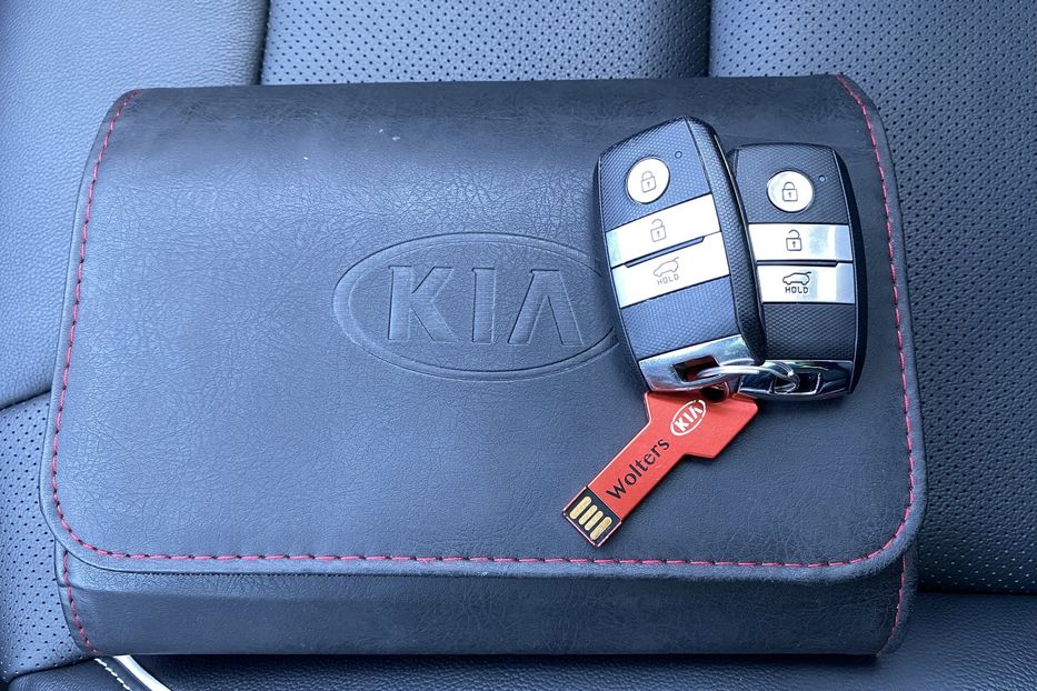 Продам Kia Niro 64kWhМакс.Prestige. РЕЗЕРВ. 2020 года в Львове