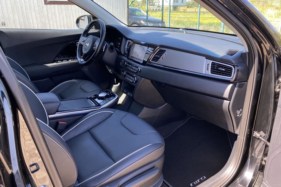 Продам Kia Niro 64kWhМакс.Prestige. РЕЗЕРВ. 2020 года в Львове