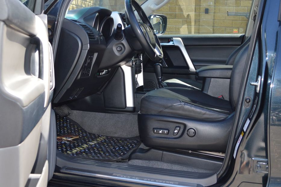 Продам Toyota Land Cruiser Prado 2012 года в Одессе