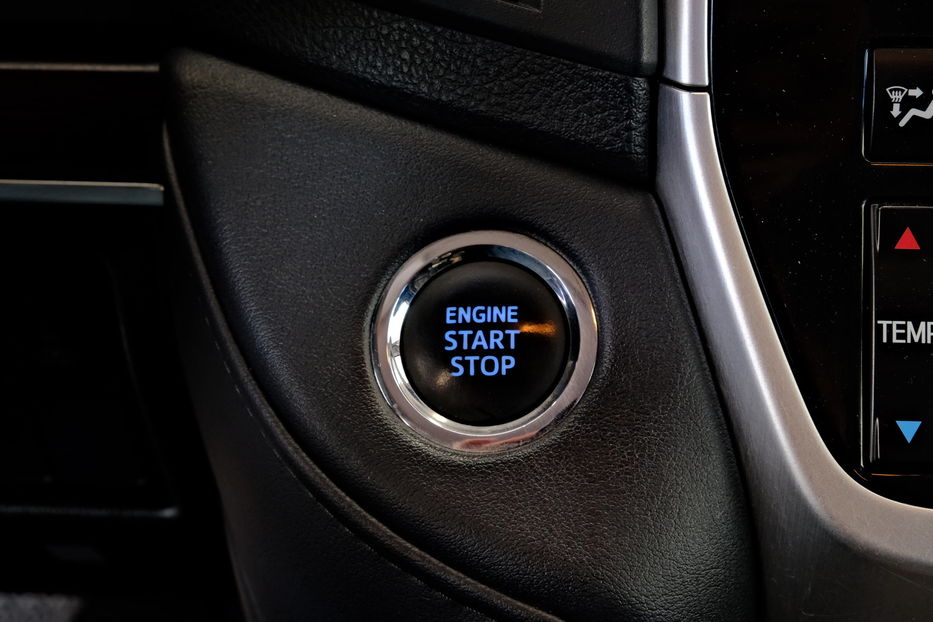 Продам Toyota Land Cruiser 200 2018 года в Одессе