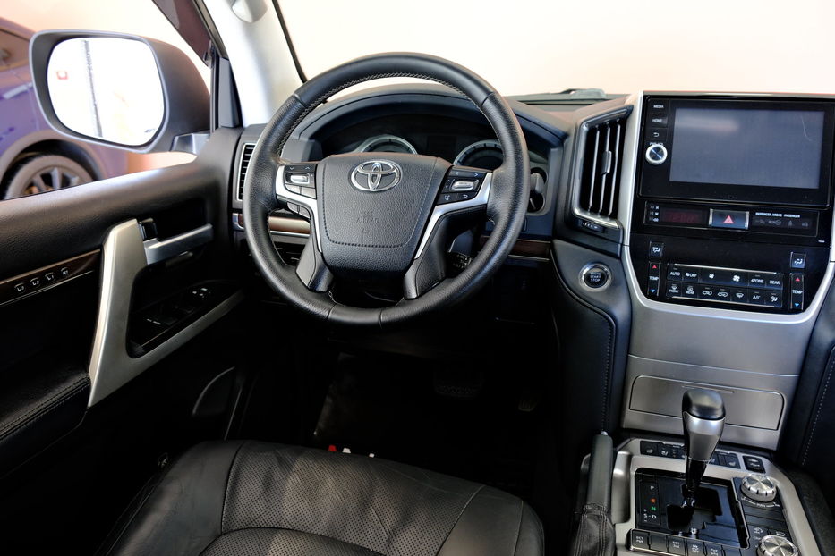 Продам Toyota Land Cruiser 200 2018 года в Одессе