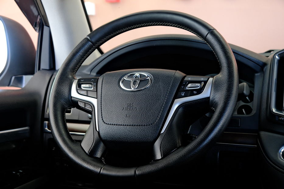 Продам Toyota Land Cruiser 200 2018 года в Одессе