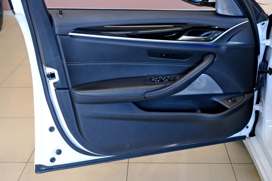 Продам BMW 520 2019 года в Одессе
