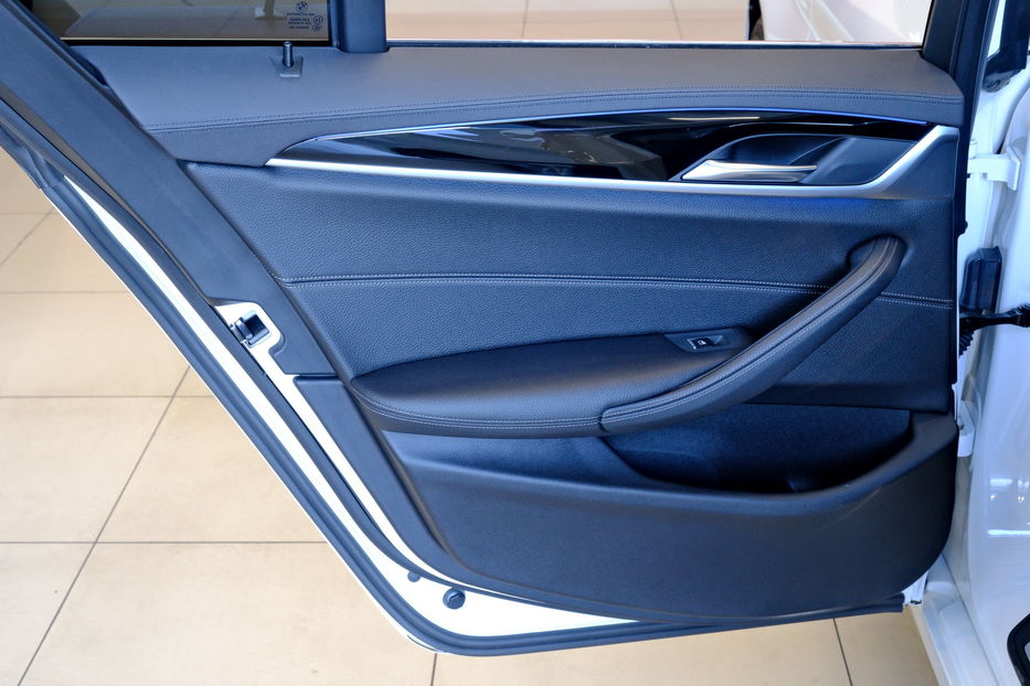 Продам BMW 520 2019 года в Одессе