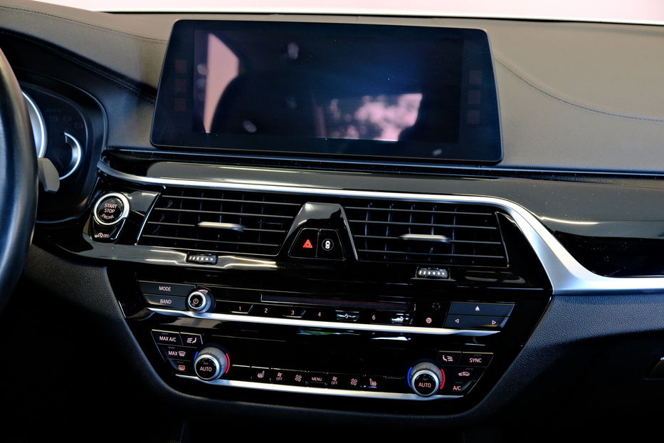 Продам BMW 520 2019 года в Одессе